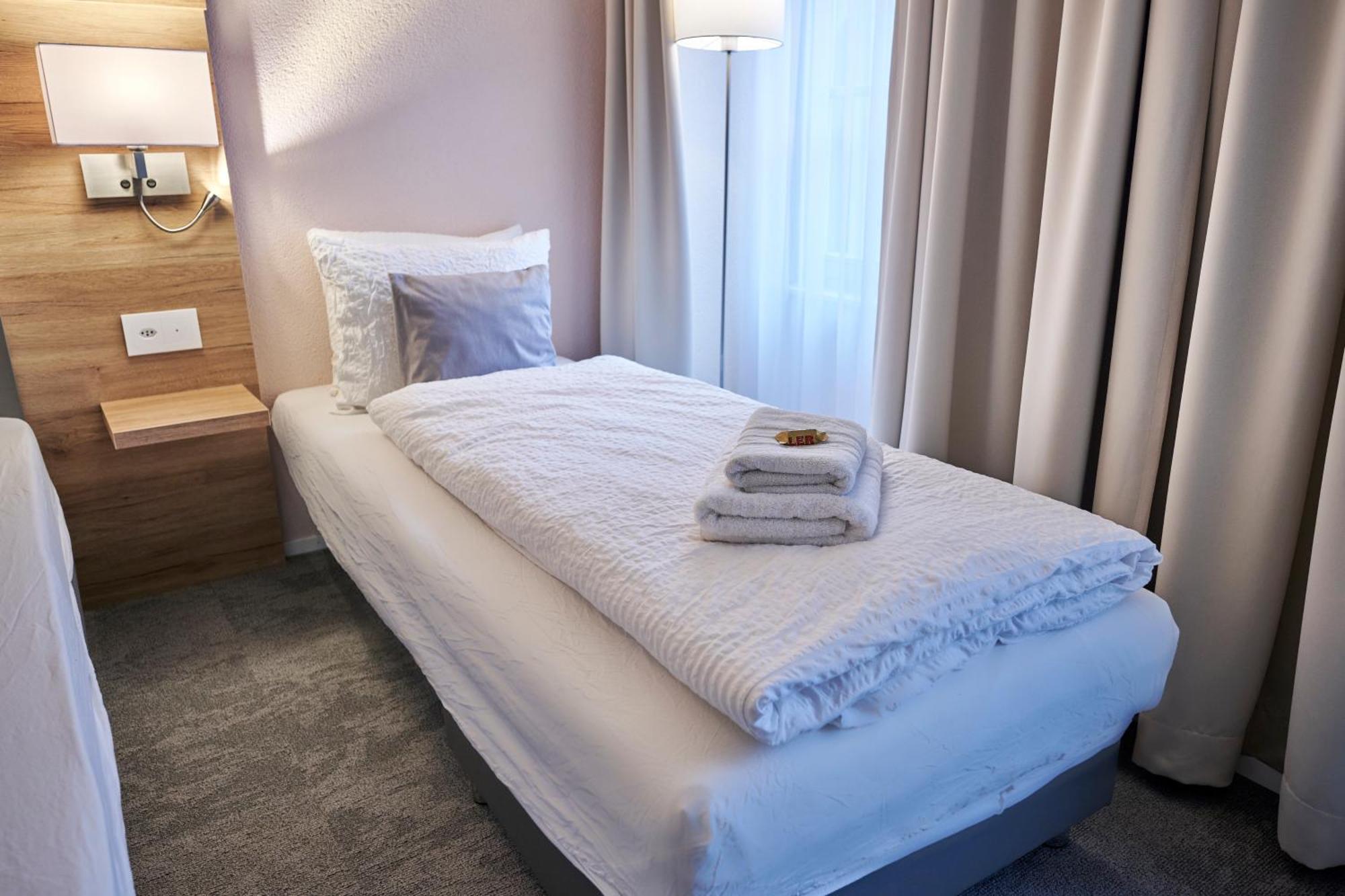 Aparthotel Krone - Self Check-In Unterseen Kültér fotó