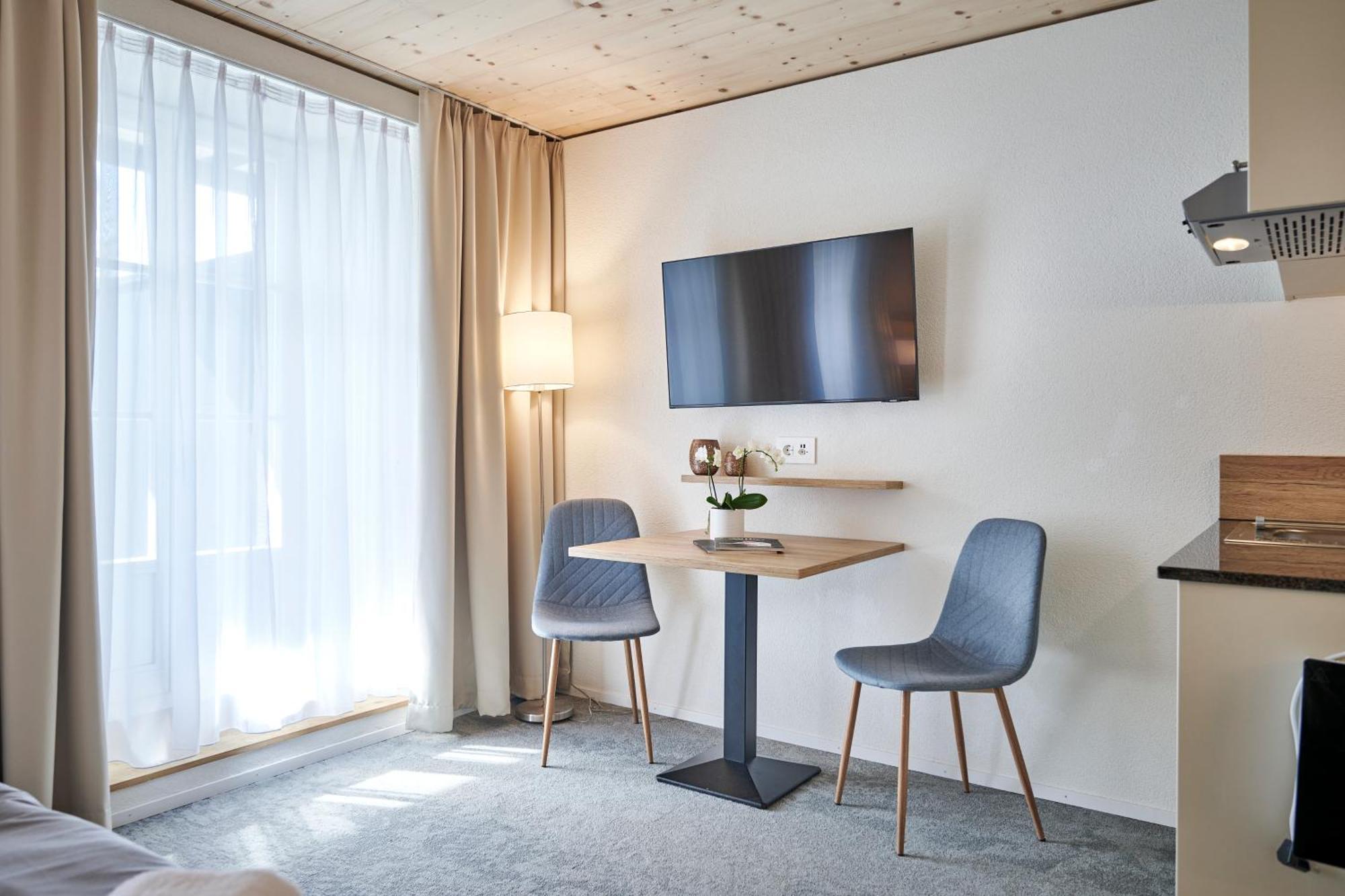 Aparthotel Krone - Self Check-In Unterseen Kültér fotó